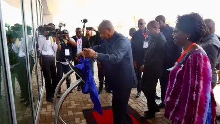 Presidente João Lourenço Inaugura Hospital Geral de N'Dalatando, Marco no Sistema de Saúde do Cuanza-Norte (2 de 3)